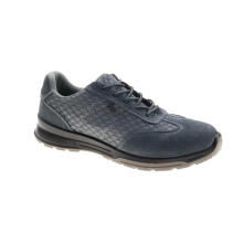 Breathe freely anti-smash and anti prick anti skid safety shoes